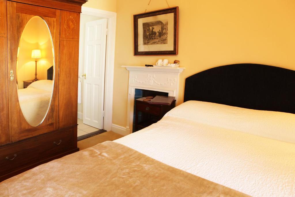 Crotty'S Pub & Accommodation Kilrush Room photo